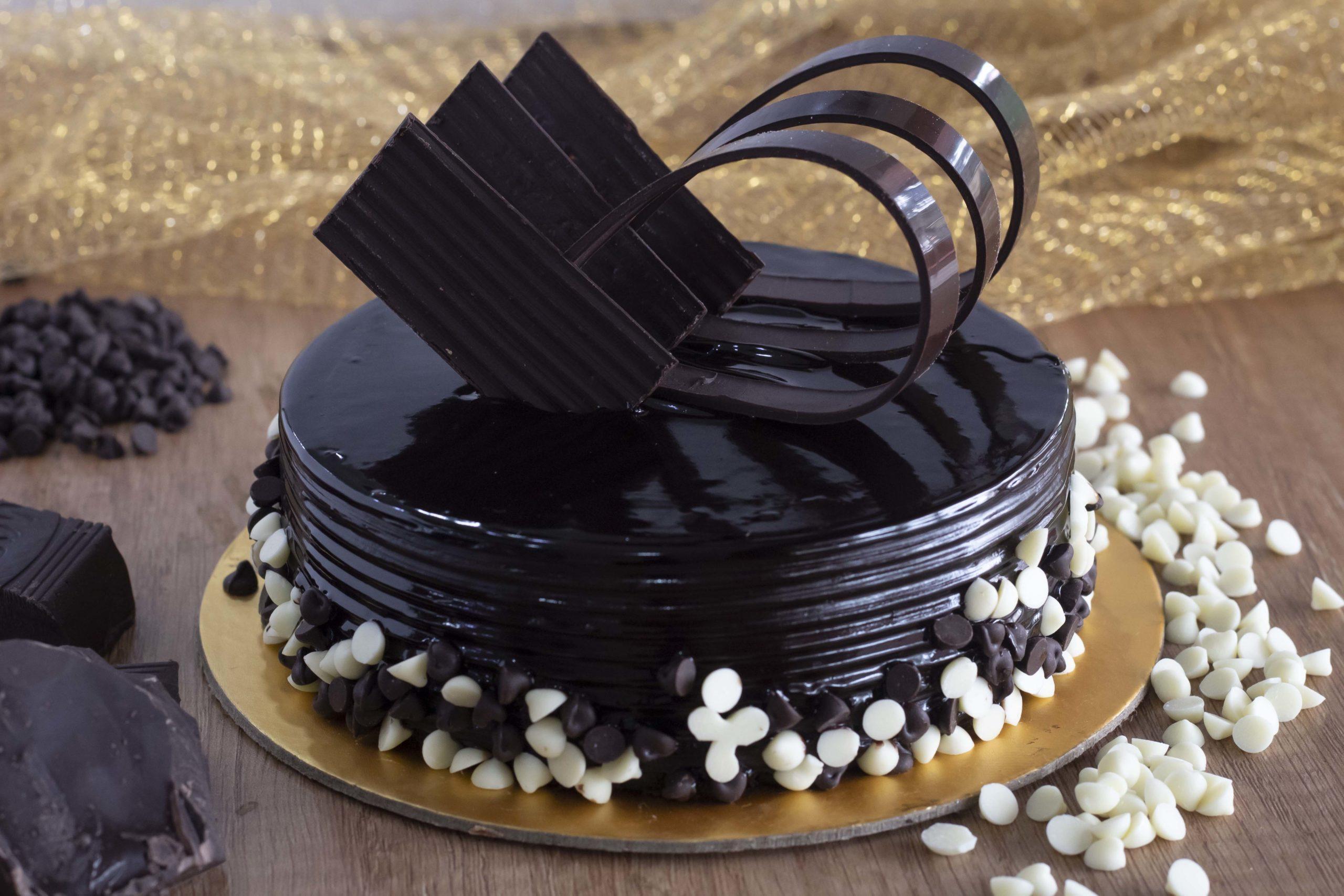 Dark Chocolate Truffle Cake | chocolate-academy.com